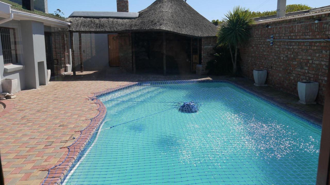 Lägenhet på 30 m² i Bluewater Bay, med 1 sovrum och 1 badrum  Port Elizabeth Exteriör bild