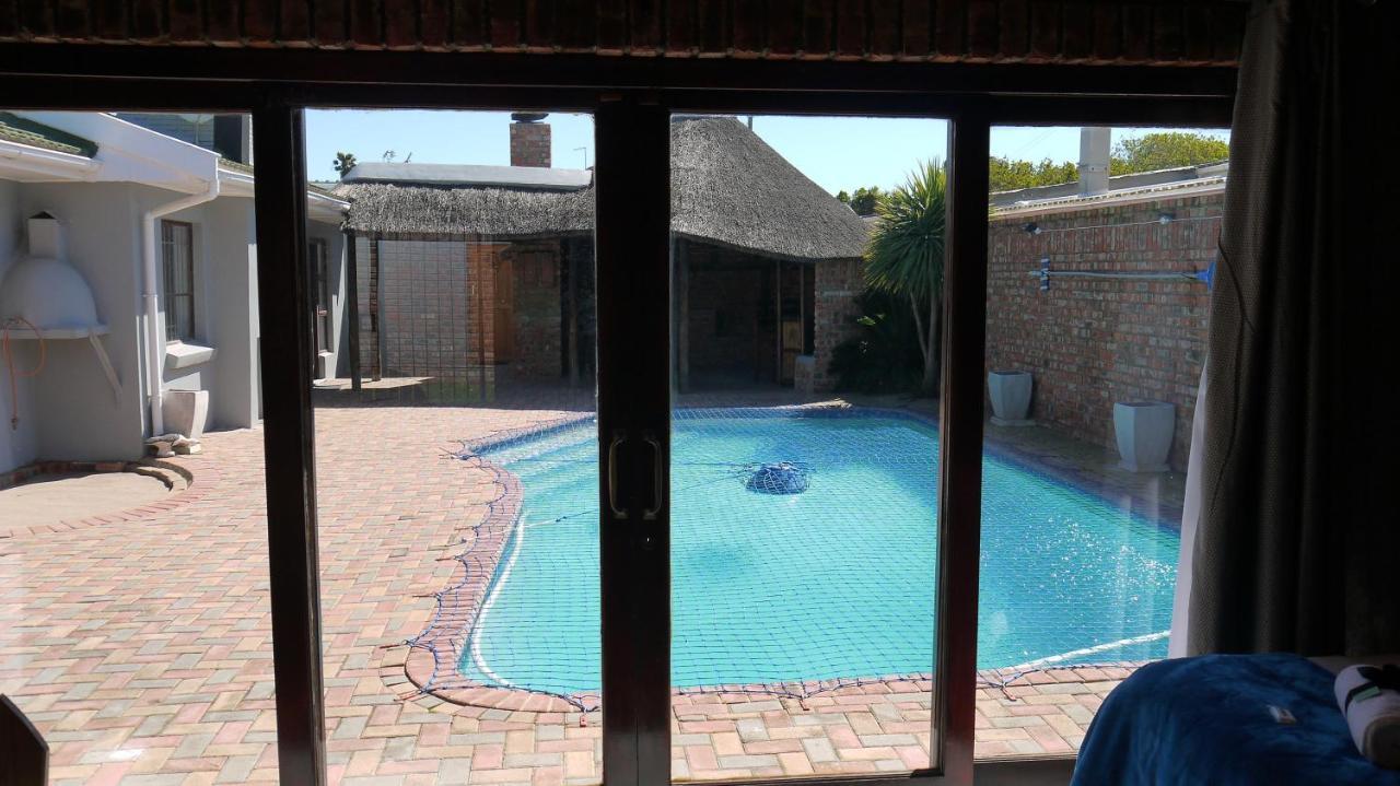 Lägenhet på 30 m² i Bluewater Bay, med 1 sovrum och 1 badrum  Port Elizabeth Exteriör bild