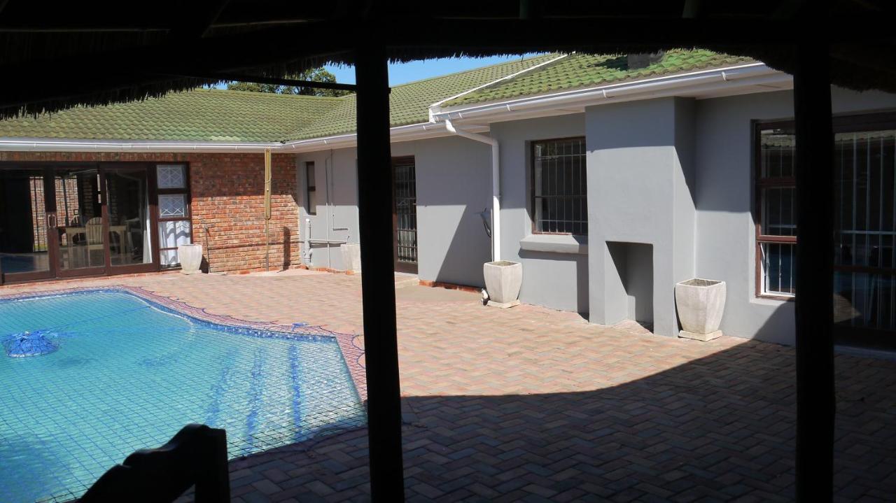 Lägenhet på 30 m² i Bluewater Bay, med 1 sovrum och 1 badrum  Port Elizabeth Exteriör bild